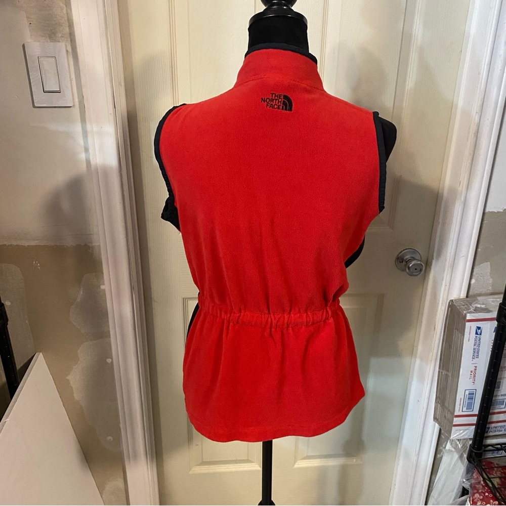 The North Face Vest Women's Red Sleeveless zip front zip pockets cinch waist - Picture 6 of 12